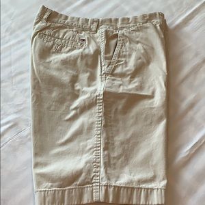 Tommy Hilfiger khaki shorts size 34
